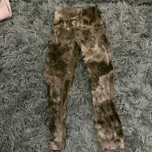 army green diamond dye align leggings 21” (size 0)